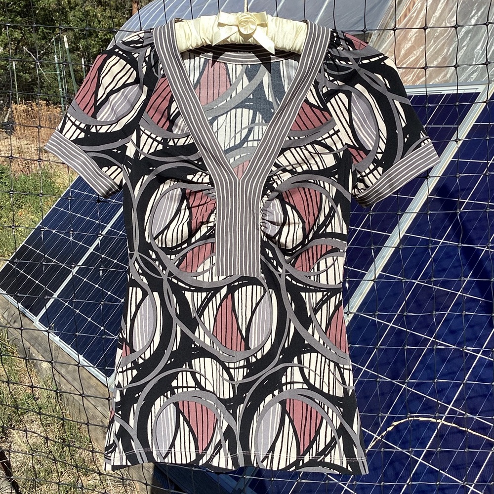 Vintage Y2K BCBGMaxAzria Graphic Short Sleeve Shirt Sz S Boho Hippie Festival